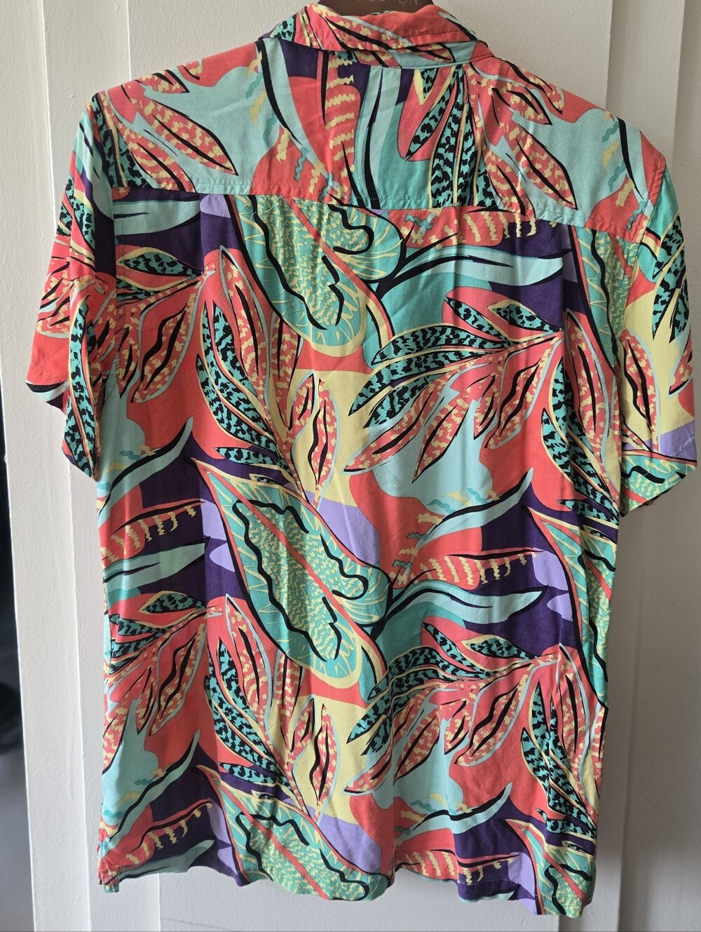 Super Massive Multicolor Tropical-Print Short Sleeve Button-Down Shirt - Picture 3 of 3